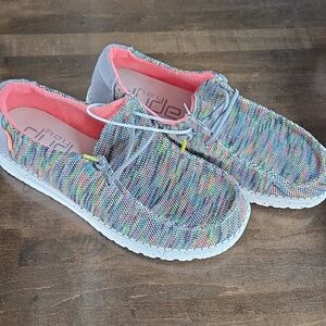 Hey Dude Size 8 Women's Multicolor Knit Slip-Ons with Coral Lining
